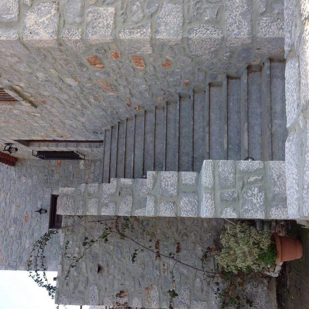 Las - Giannakakoy Traditional Stone Houses Néon Oítilon 外观 照片